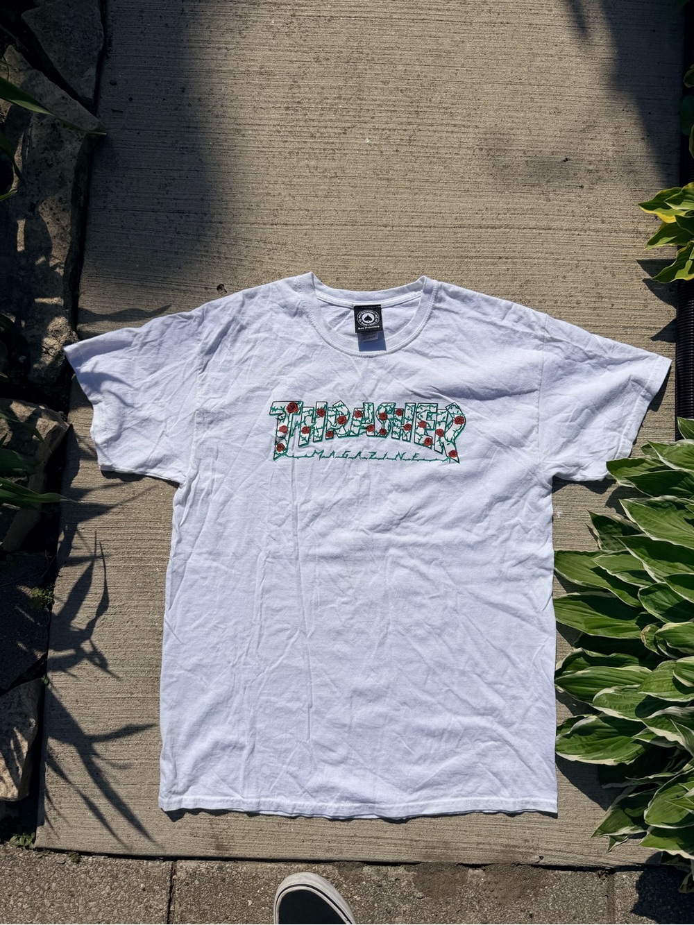White Thrasher Magazine Logo Tee - Casual Men's Shirt L